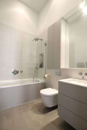 Magistrates House, Brentford, Image 8