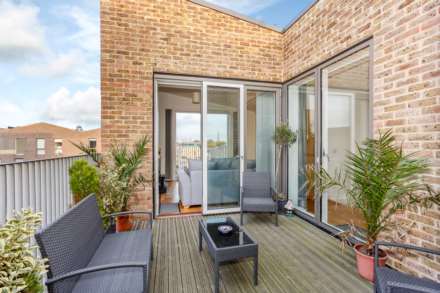 2 Bedroom Apartment, Brentford Lock West