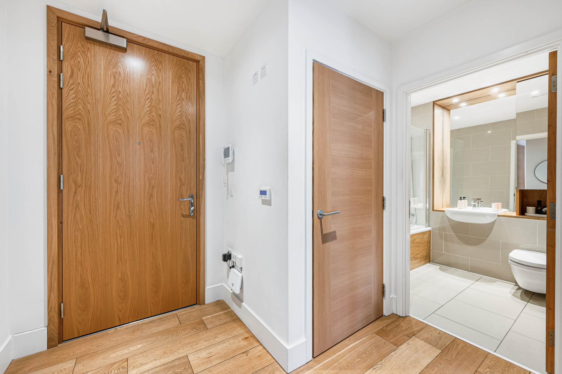 Bowline Court, Brentford Lock West, Image 8
