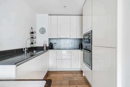 Bowline Court, Brentford Lock West, Image 6