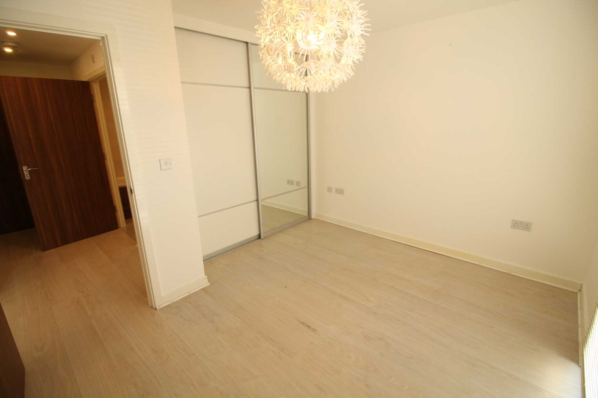 GWQ, Brentford, Image 4