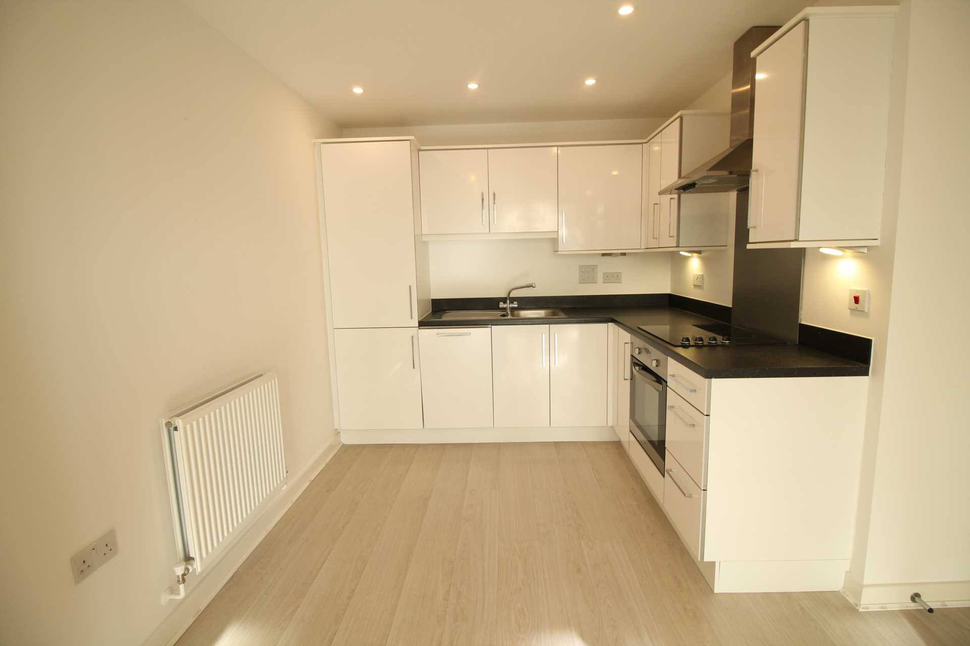 GWQ, Brentford, Image 7