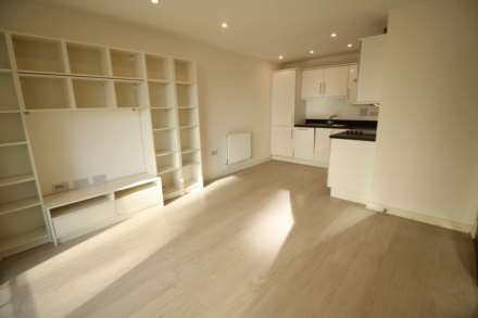 GWQ, Brentford, Image 2