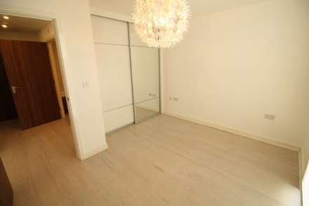 GWQ, Brentford, Image 4