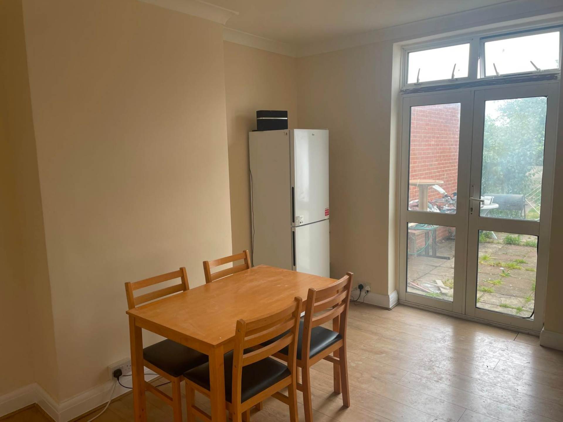 Bath Road, Cranford, Image 5