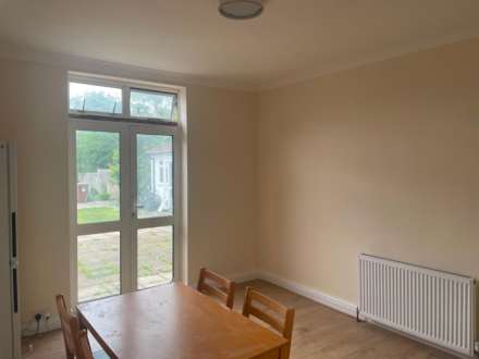 Bath Road, Cranford, Image 1