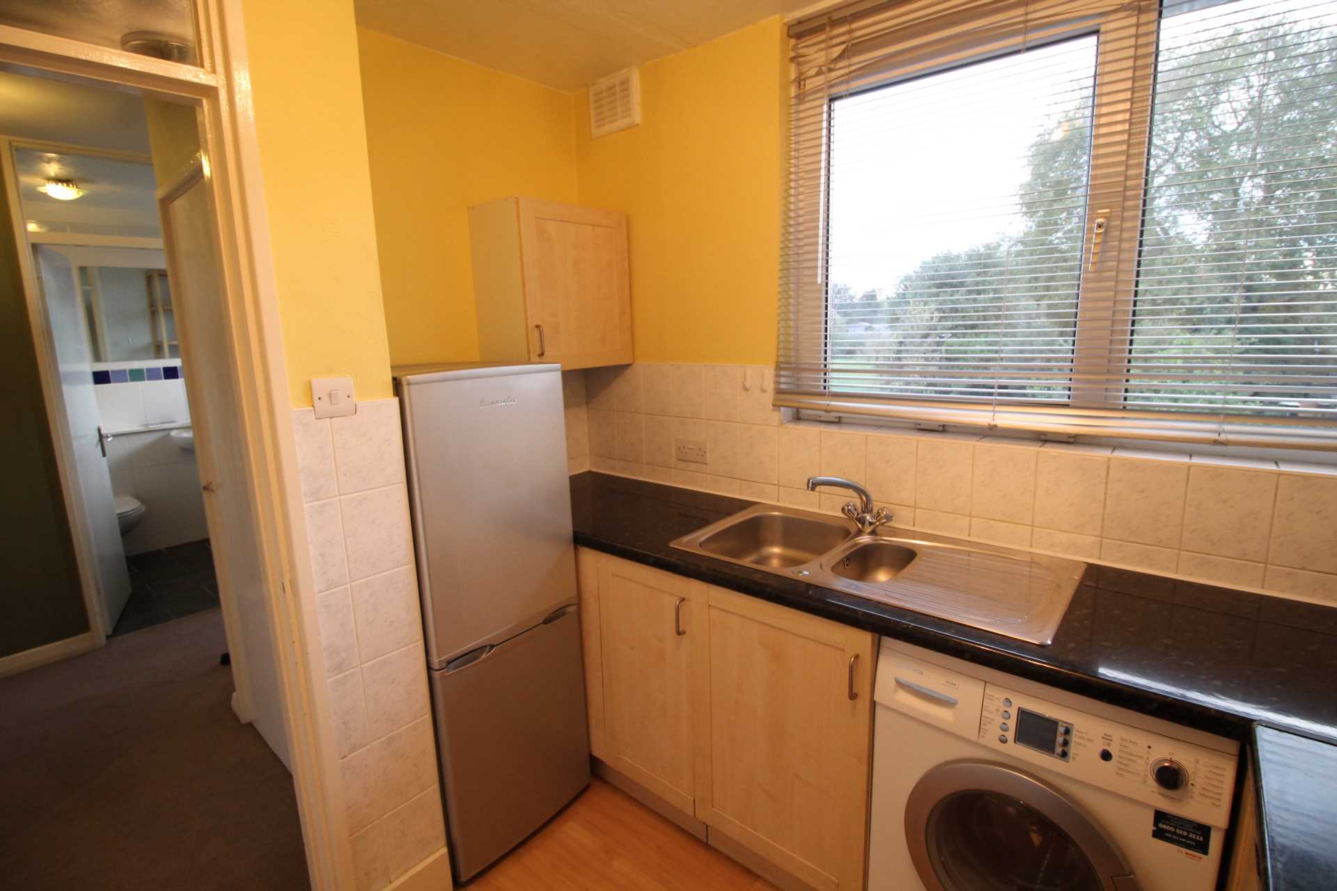 Brentford High Street Location, Image 4