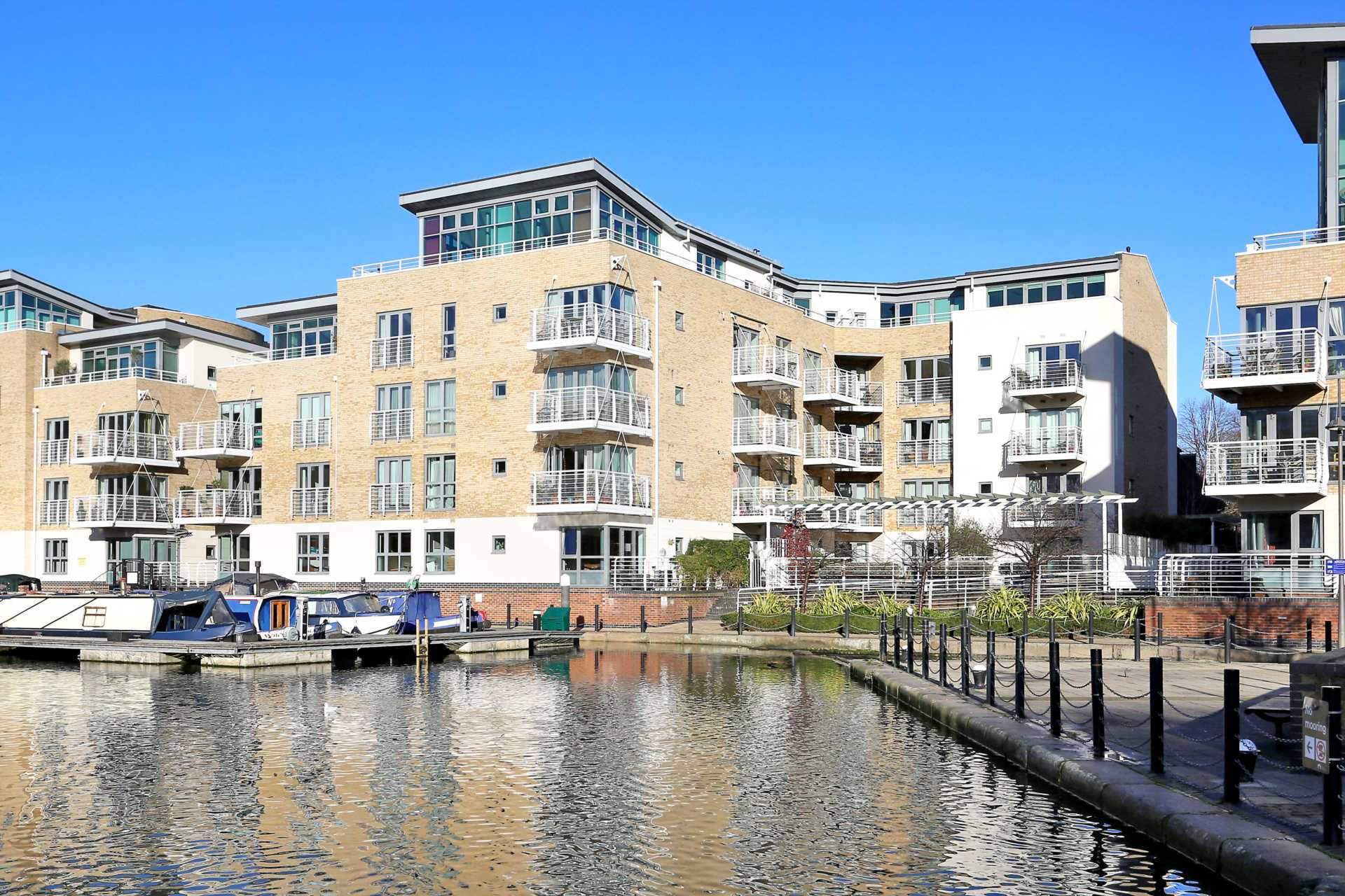 The Island, Brentford, Image 1