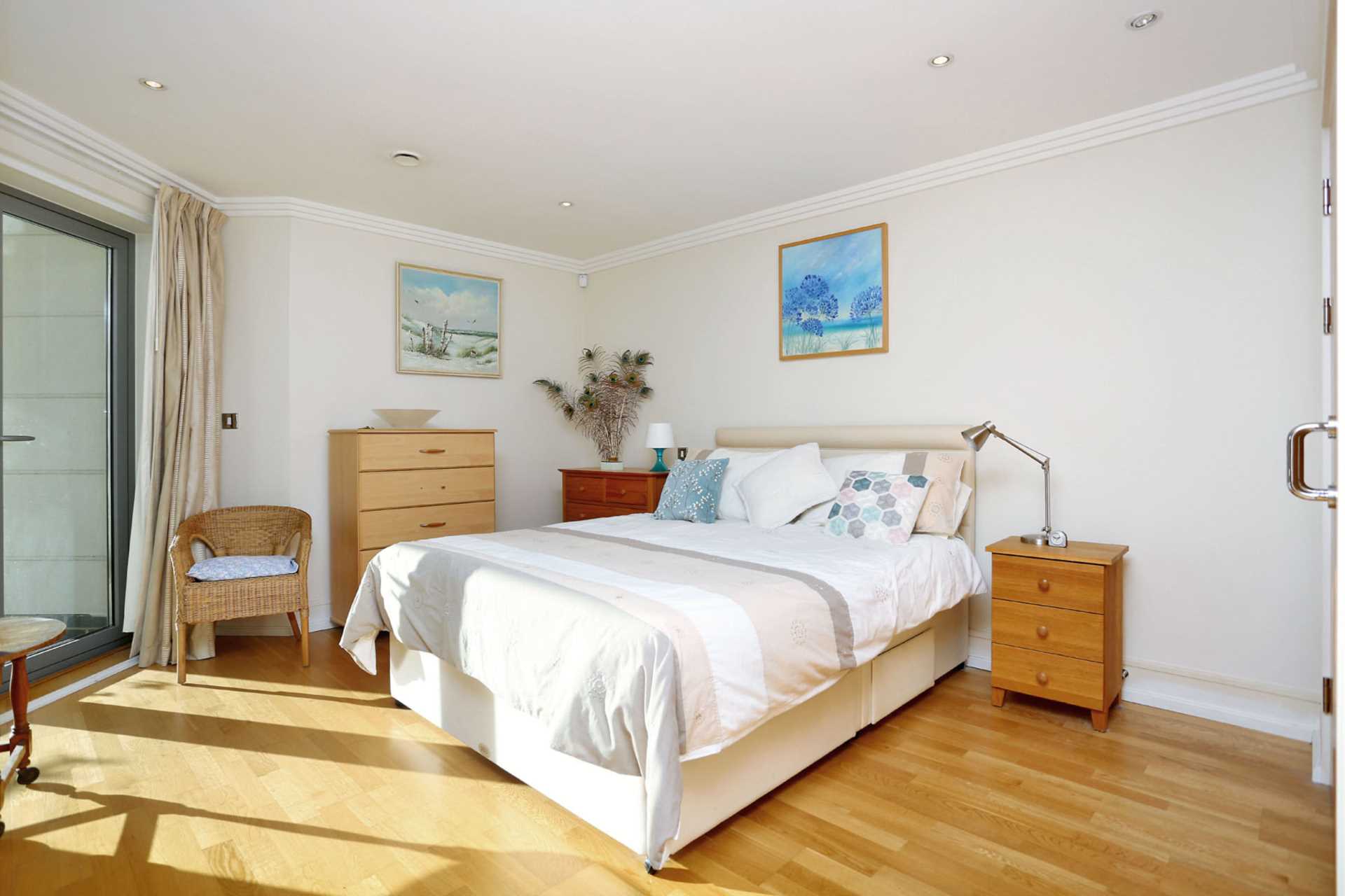 The Island, Brentford, Image 3