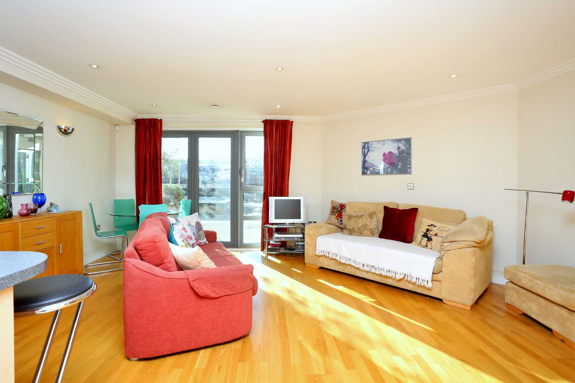 The Island, Brentford, Image 6