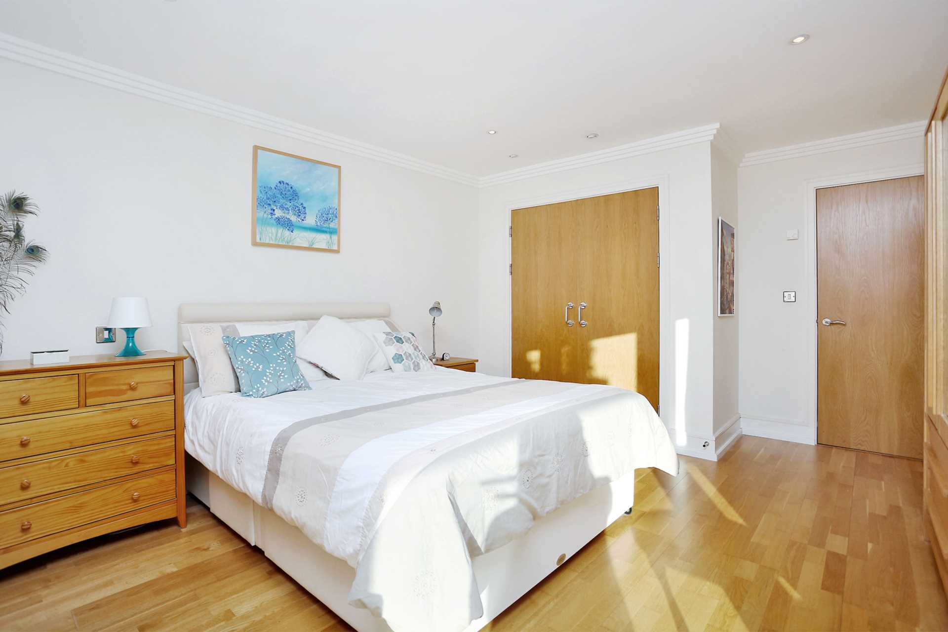 The Island, Brentford, Image 7