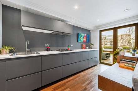 Moorings House, The Island, Brentford, Image 3