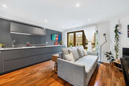 Moorings House, The Island, Brentford, Image 4