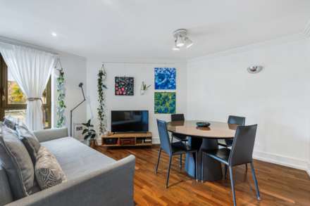 Moorings House, The Island, Brentford, Image 5