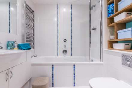 Moorings House, The Island, Brentford, Image 9