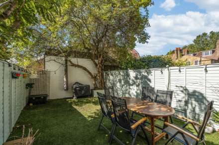 The Butts, Brentford, Image 12