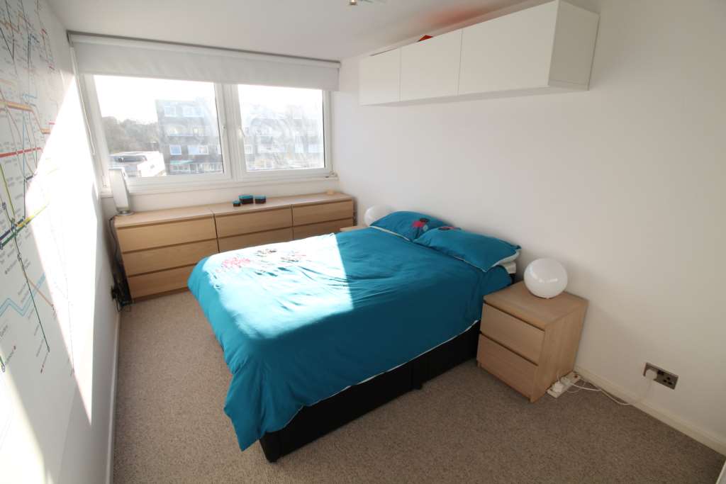 Numa Court, Brentford Dock  TW8, Image 5