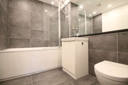 St Mary's Road, Surbiton, Image 10