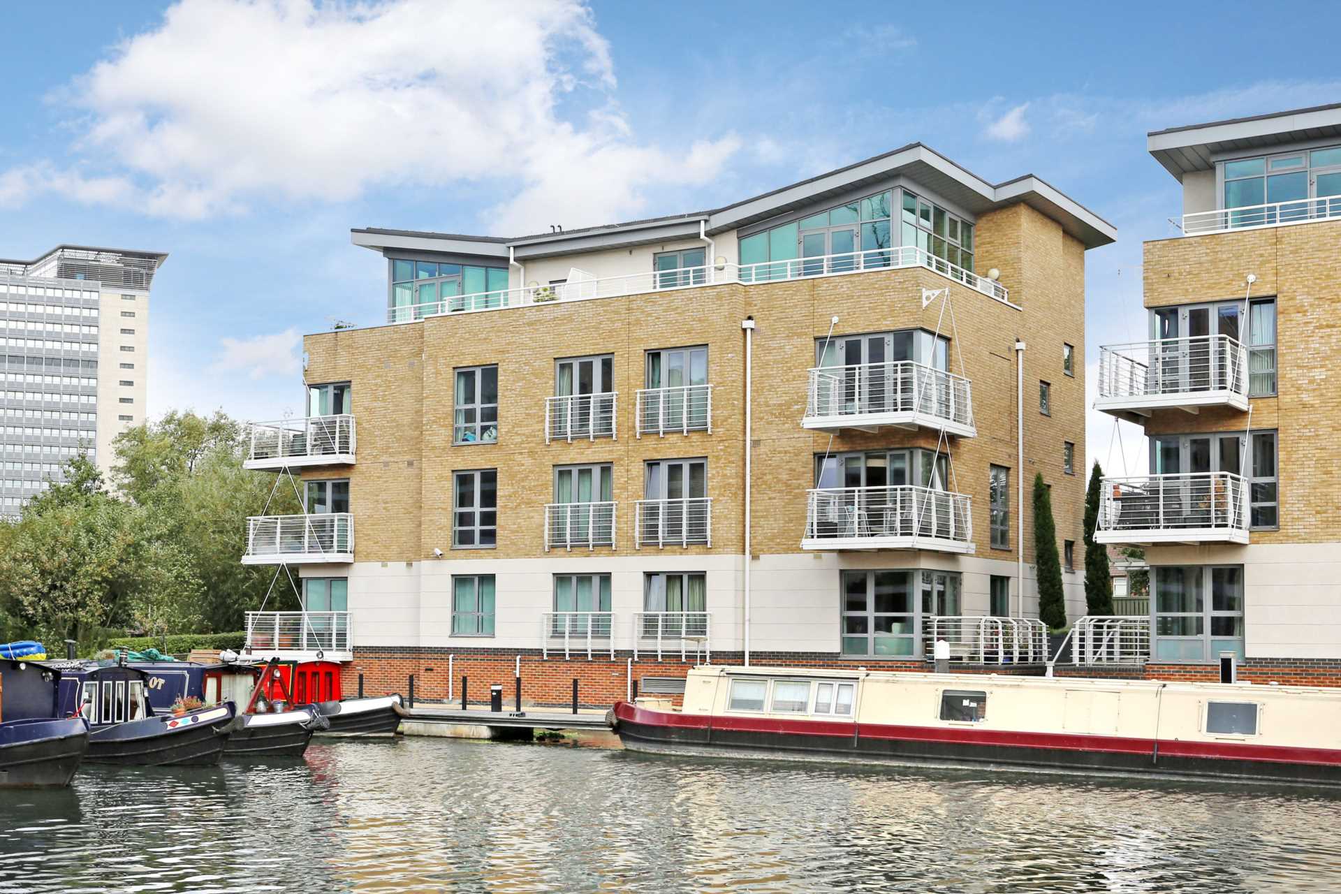 The Island, Brentford, Image 7