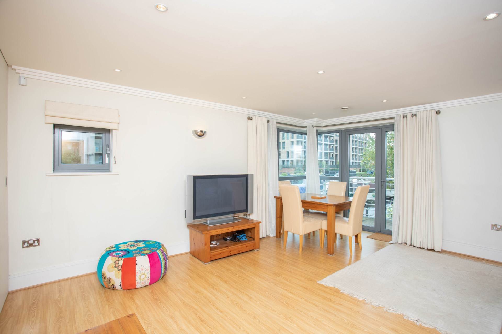 Tallow Road, Brentford, Image 14