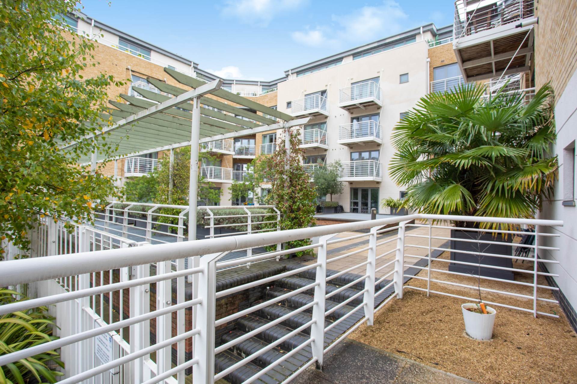 Tallow Road, Brentford, Image 16