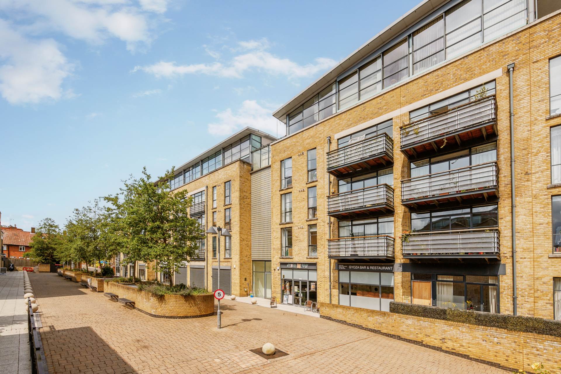 Ferry Lane, Brentford, Image 12
