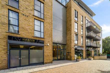 Ferry Lane, Brentford, Image 10