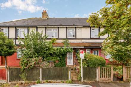 3 Bedroom Terrace, Lionel Road North, Brentford  TW8