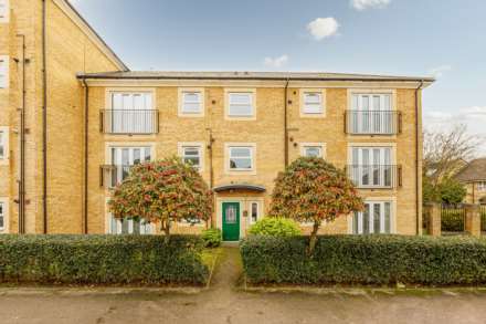 1 Bedroom Flat, White Lodge Close, Isleworth