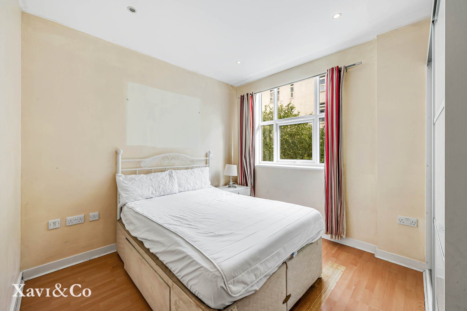Bromyard Avenue, London, Image 5