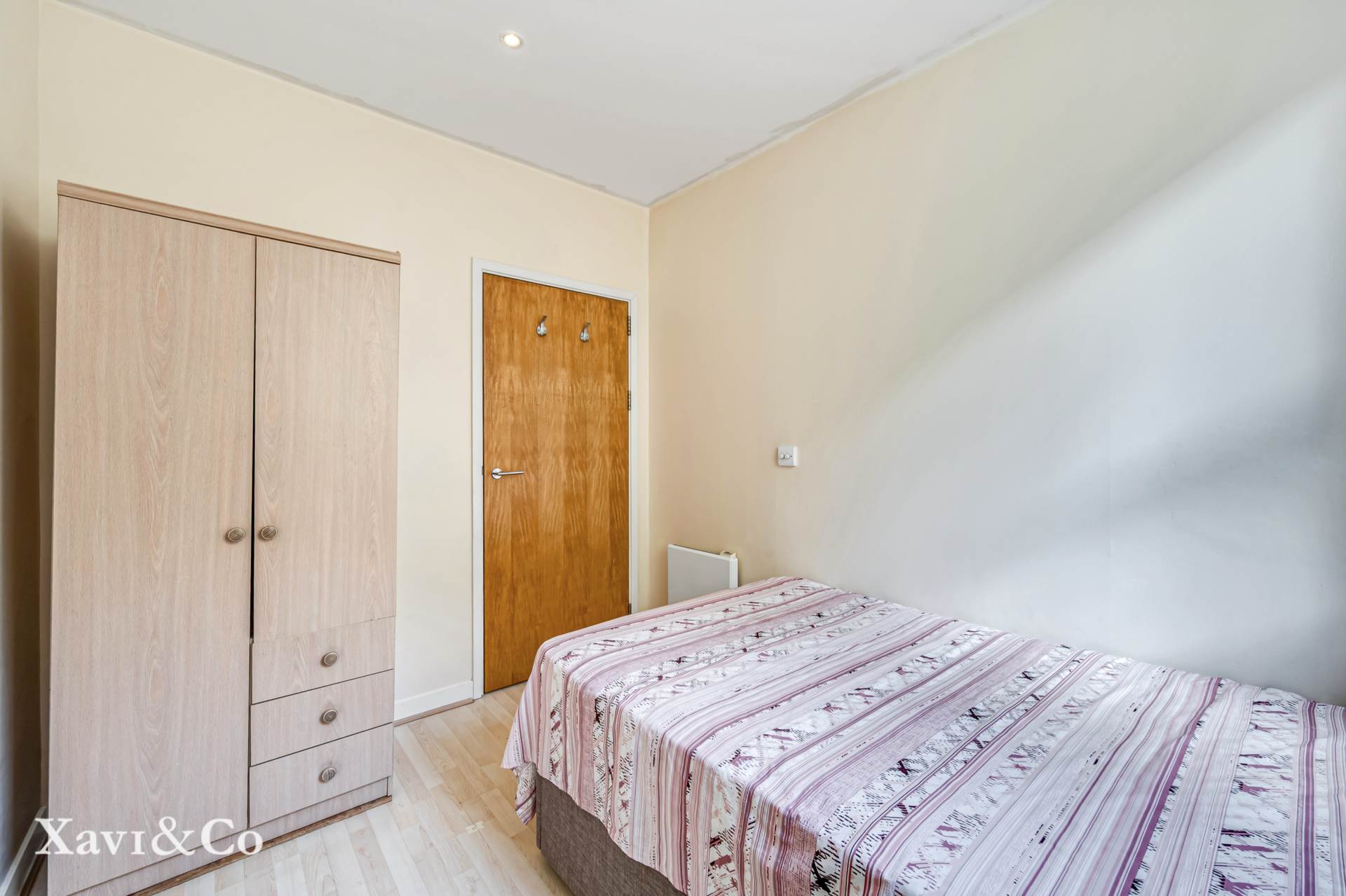 Bromyard Avenue, London, Image 8