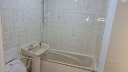 Flt    Chilvers Grove, Marston Green, Image 2