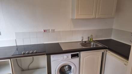 Flt    Chilvers Grove, Marston Green, Image 4