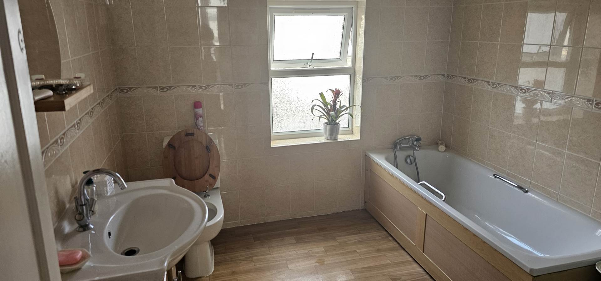 Sunnyside Rd East, London, Image 7