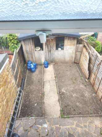 Sunnyside Rd East, London, Image 12