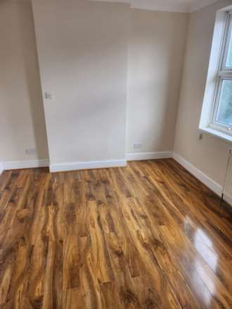 Sunnyside Rd East, London, Image 9