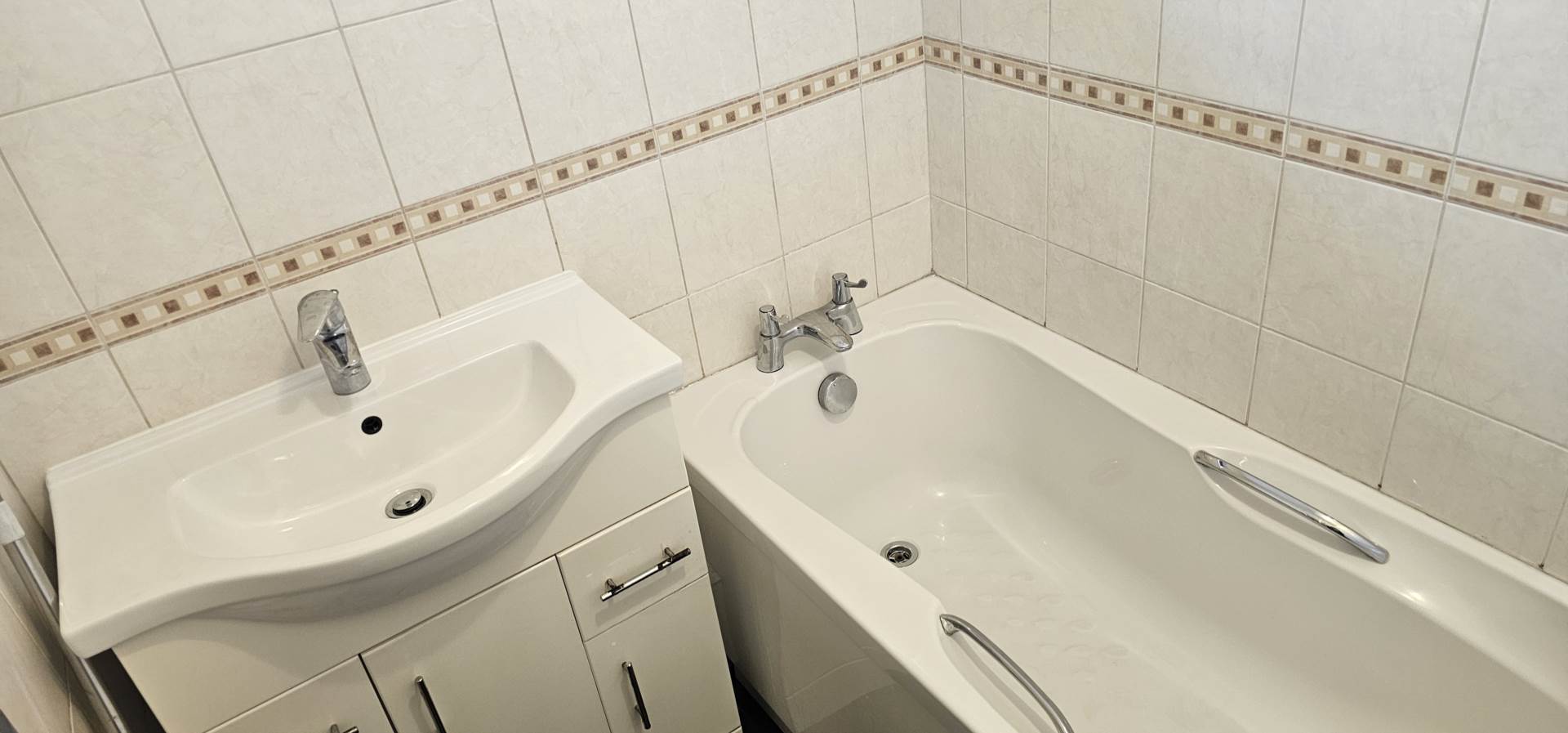 Murdock Way, Walsall, Image 1